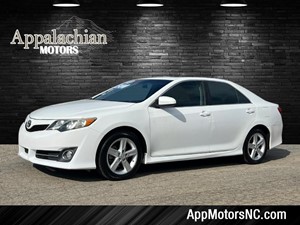 2013 Toyota Camry SE for sale by dealer