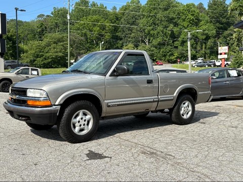 2000 Chevrolet S-10 LS