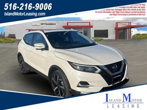 Picture of a 2021 Nissan Rogue Sport SL