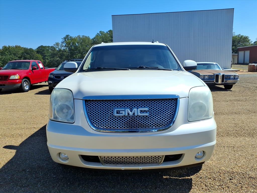 2013 GMC Yukon XL Denali's photo