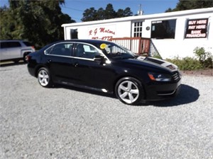 Picture of a 2013 VOLKSWAGEN PASSAT SE