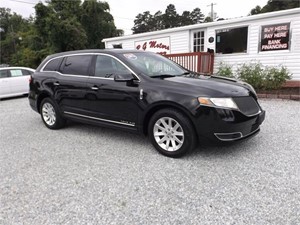 Picture of a 2013 LINCOLN MKT