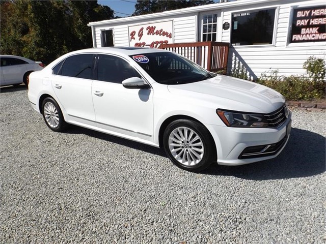 VOLKSWAGEN PASSAT SE in Roxboro