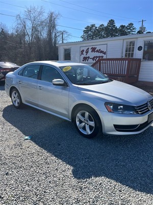 Picture of a 2013 Volkswagen Passat 2.5L SE w/Sunroof