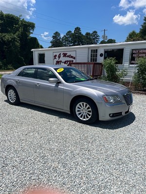 2013 Chrysler 300 RWD for sale by dealer