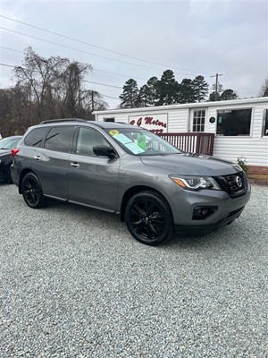 Picture of a 2018 Nissan Pathfinder SL 4WD