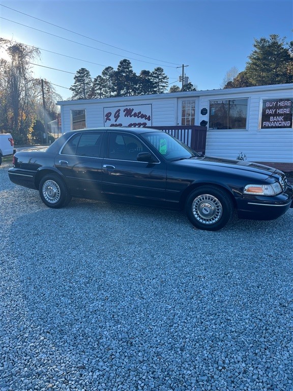 Ford Crown Victoria in Roxboro
