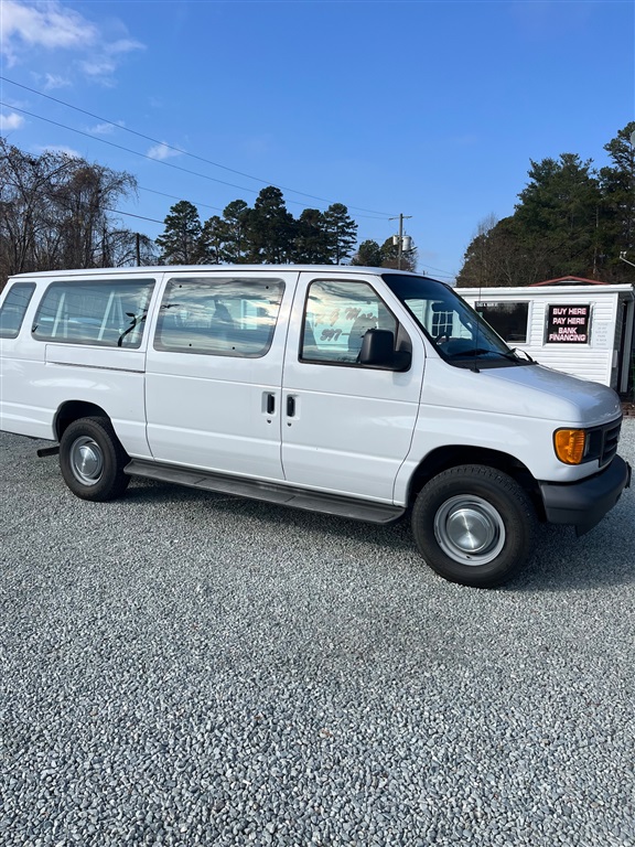 2006 Ford Econoline Wagon XL