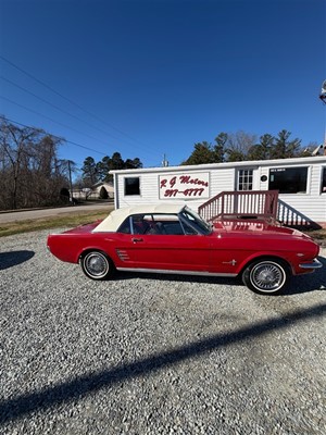 Picture of a 1966 Ford Mustang convertible V8