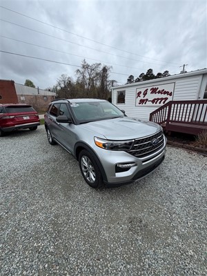Picture of a 2022 Ford Explorer XLT
