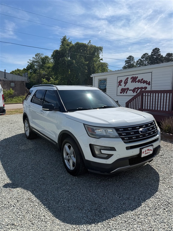 2016 Ford Explorer XLT 4WD's photo