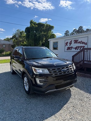 Picture of a 2017 Ford Explorer XLT FWD