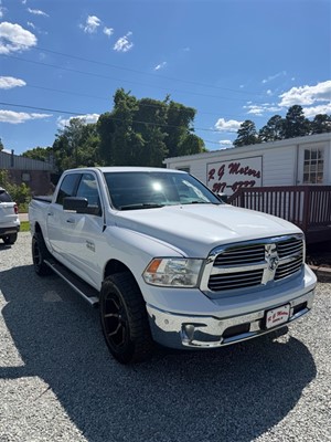 Picture of a 2016 RAM 1500 SLT Crew Cab SWB 4WD