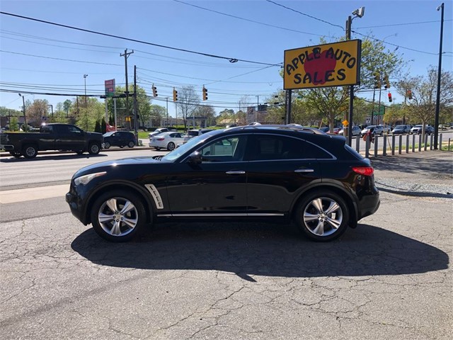 Infiniti FX35 in Charlotte