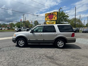 2004 Ford Expedition XLT 5.4L 4WD for sale by dealer