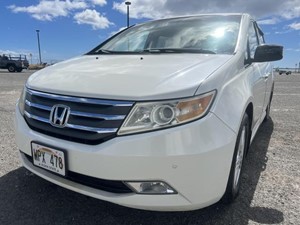 Picture of a 2013 Honda Odyssey Touring Minivan 4D