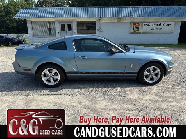 Ford Mustang V6 Deluxe Coupe in Robersonville