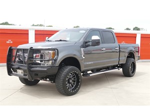 Picture of a 2017 Ford F-250 SD XLT Crew Cab 4WD