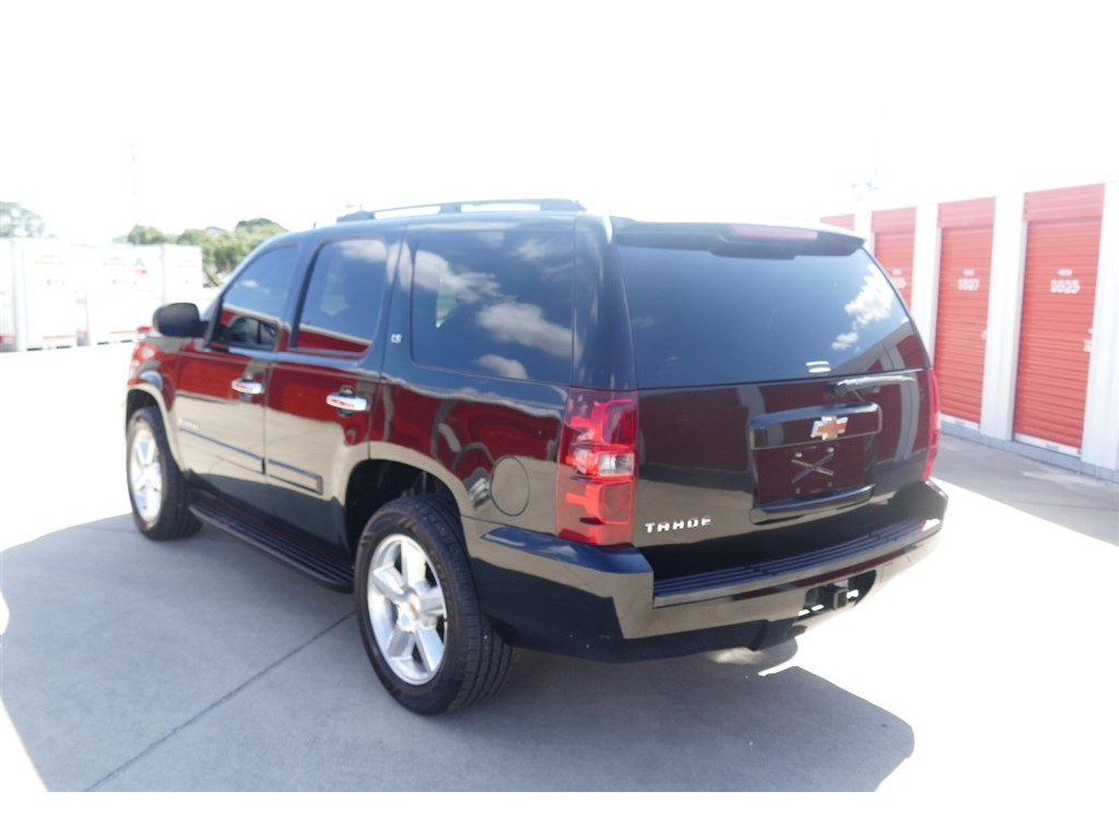 2008 Chevrolet Tahoe LS photo 5