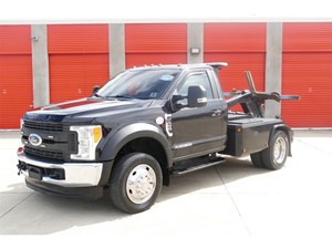 Picture of a 2017 Ford F-450 SD Regular Cab DRW 2WD