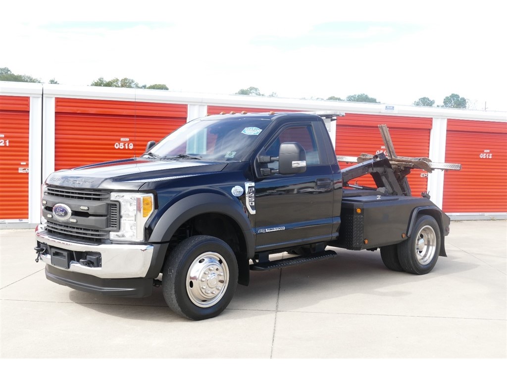 2017 Ford F-450 Super Duty Chassis Cab null photo 11