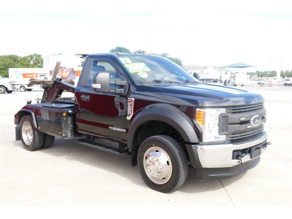 2017 Ford F-450 Super Duty Chassis Cab null photo 23