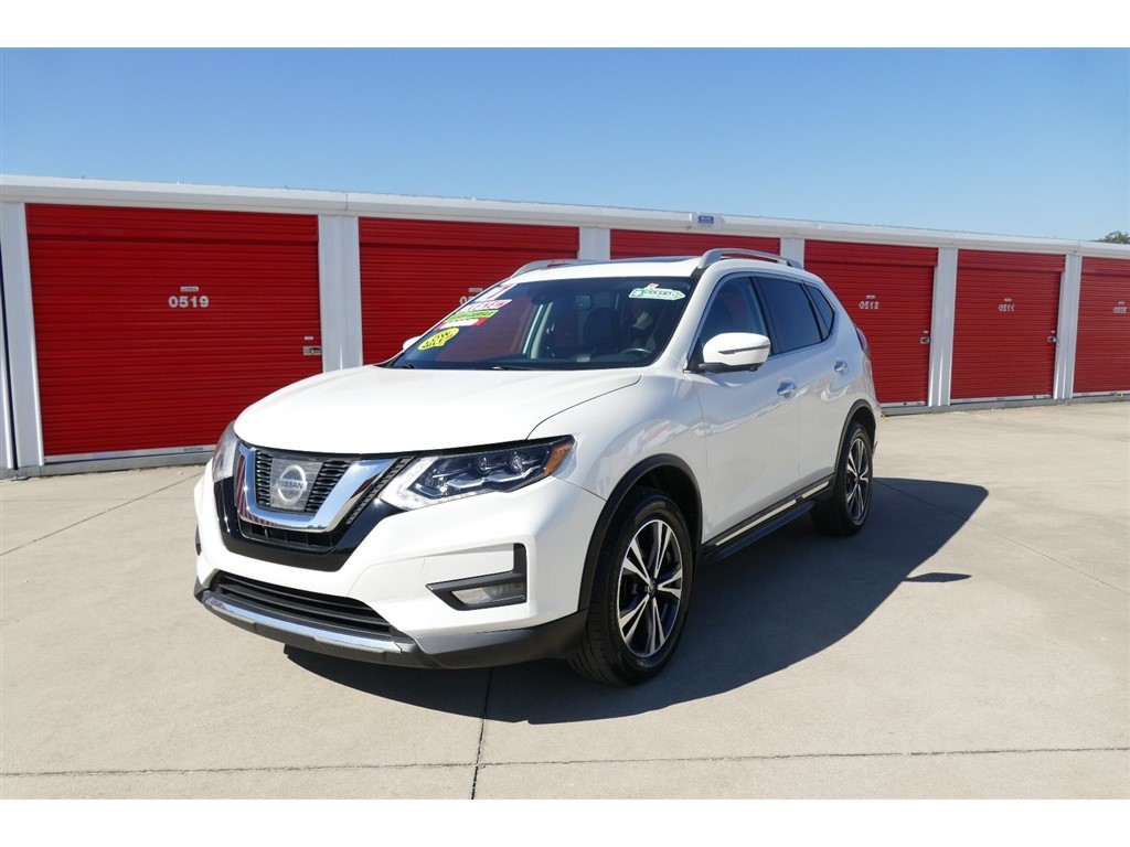 2017 Nissan Rogue SL photo 3