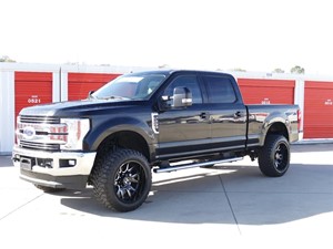 Picture of a 2017 Ford F-250 SD Lariat Crew Cab 4WD