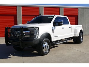 Picture of a 2017 Ford F-350 SD Lariat Crew Cab Long Bed DRW 4WD