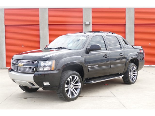 Chevrolet Avalanche LT 4WD in Fayetteville