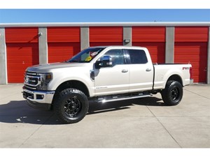 Picture of a 2017 Ford F-250 SD Lariat Crew Cab 4WD