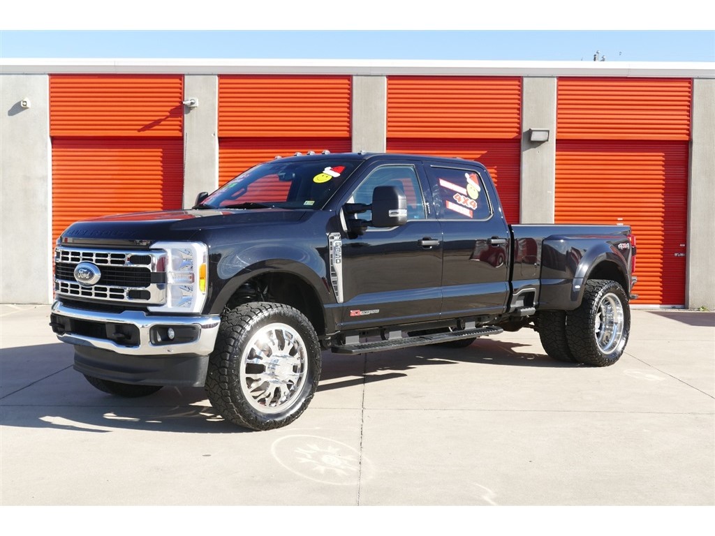 2023 Ford F-350 Super Duty XLT's photo