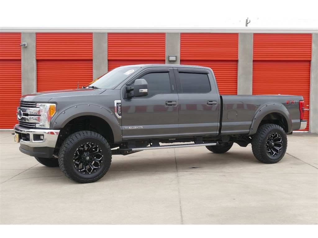 2017 Ford F-350 Super Duty Lariat