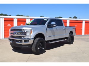 Picture of a 2017 Ford F-250 SD Lariat Crew Cab 4WD