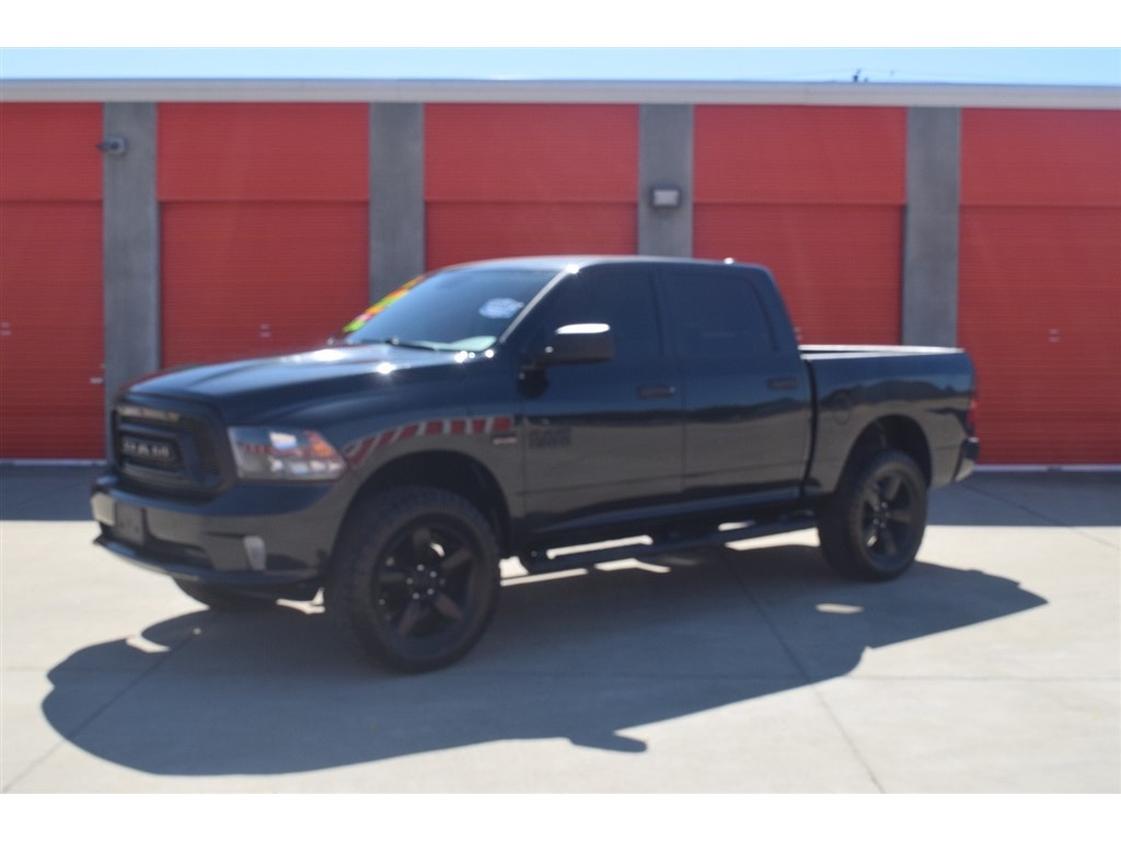 2016 RAM 1500 Express 4x4 Crew Cab 5'7" (Fleet)'s photo