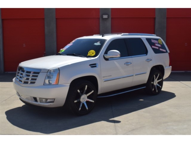 Cadillac Escalade AWD Luxury in Fayetteville