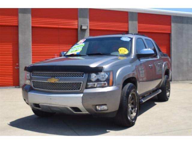 Chevrolet Avalanche LT 4WD in Fayetteville