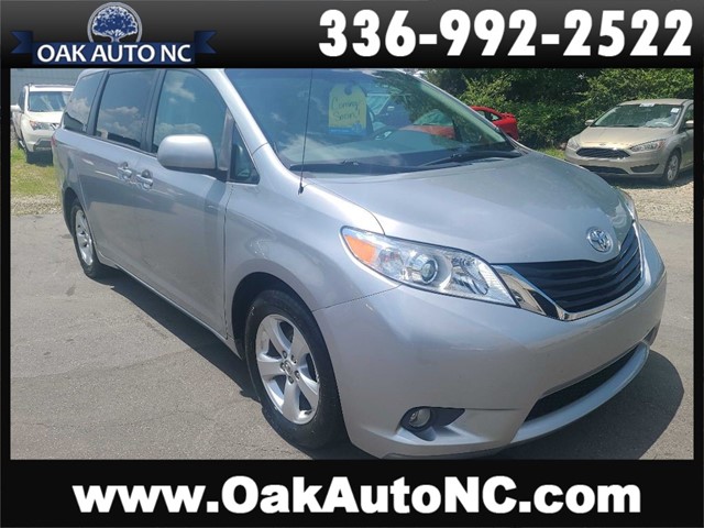 TOYOTA SIENNA LE NC 1 Owner! in Kernersville