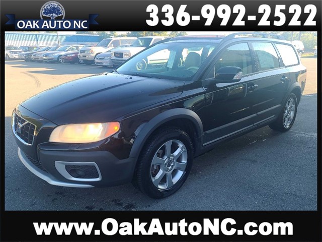 VOLVO XC70 All Wheel Drive! Leather! in Kernersville