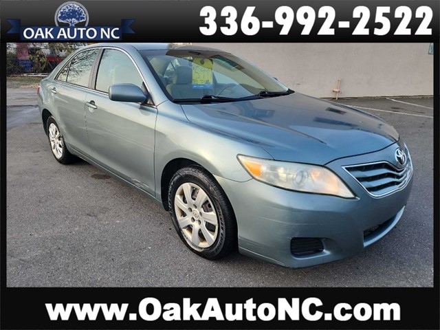 TOYOTA CAMRY BASE NC 2 Owner! in Kernersville