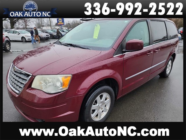 CHRYSLER TOWN & COUNTRY TOURING NICE! CLEAN! in Kernersville