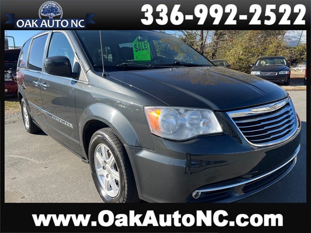CHRYSLER TOWN & COUNTRY TOURING in Kernersville