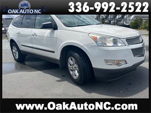 Picture of a 2012 CHEVROLET TRAVERSE LS