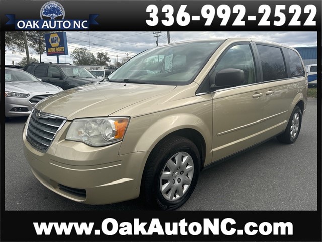 CHRYSLER TOWN & COUNTRY LX in Kernersville