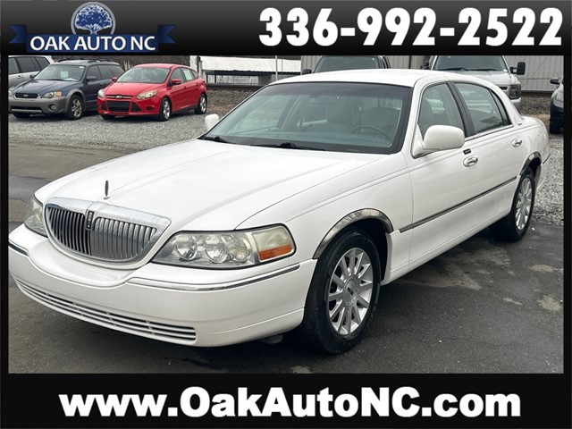 LINCOLN TOWN CAR SIGNATURE in Kernersville