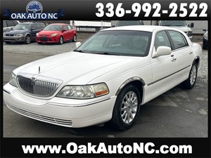 Picture of a 2007 LINCOLN TOWN CAR SIGNATURE