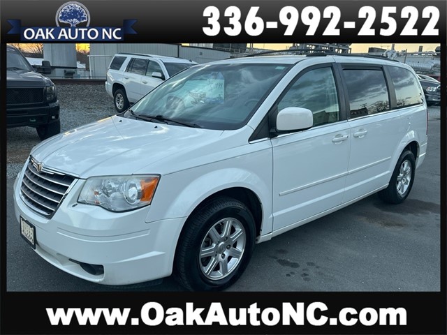 CHRYSLER TOWN & COUNTRY TOURING in Kernersville