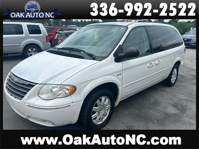 CHRYSLER TOWN & COUNTRY TOURING in Kernersville