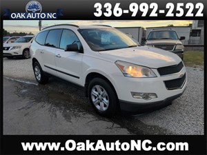 Picture of a 2012 CHEVROLET TRAVERSE LS