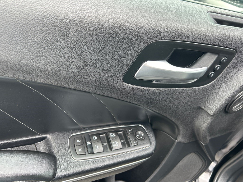 2015 Dodge Charger R/T photo 10